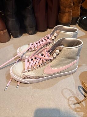 Nike High-Top Sneakers in Cream with Pink Swoosh